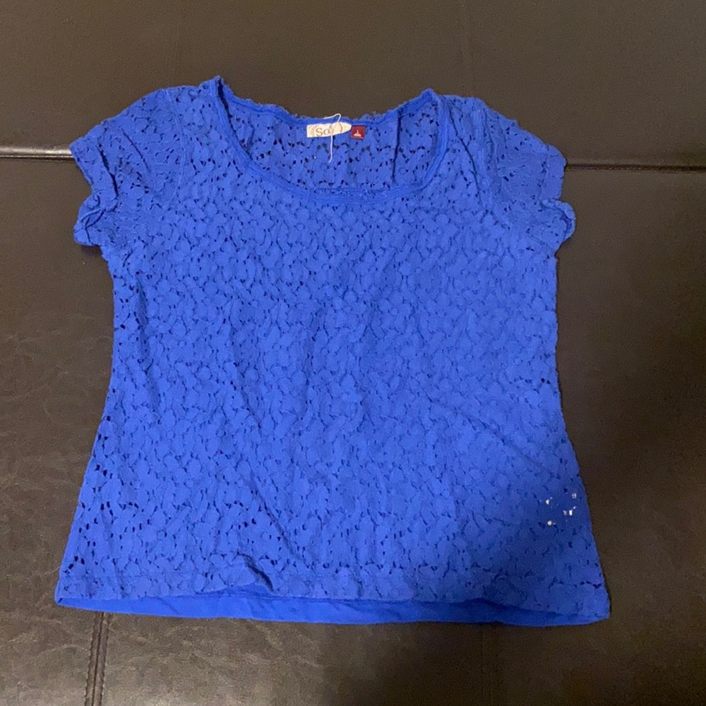 Blue lace front tee